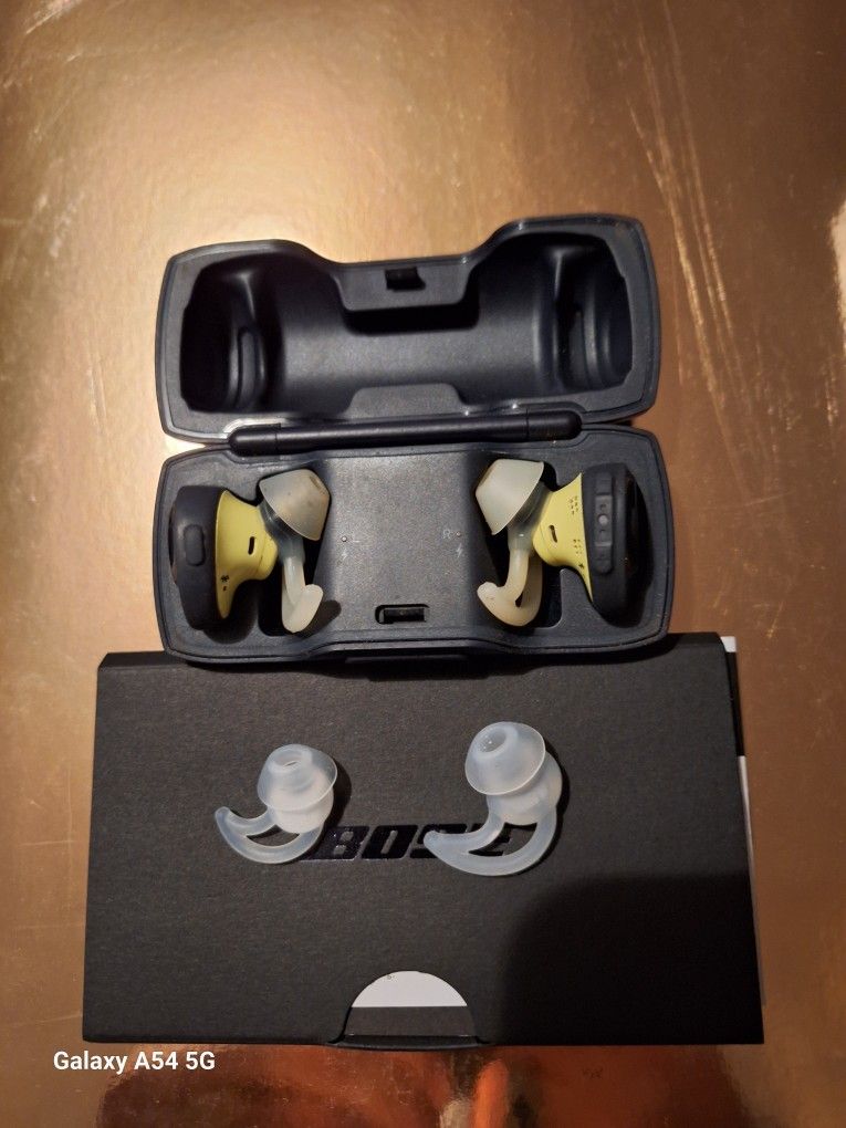 Bose SOUNDSPORT FREE WIRELESS HEADPHONES 