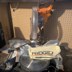 Rigid 10 inch Miter Saw