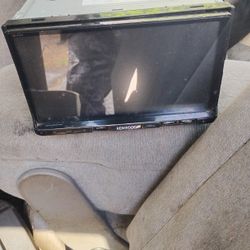 Kenwood  Double Den  Car  DVD /CD  Player