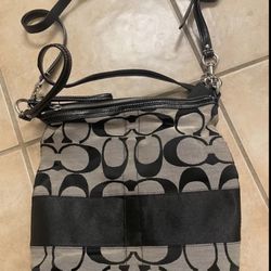 Coach Purse With 2 Wallets