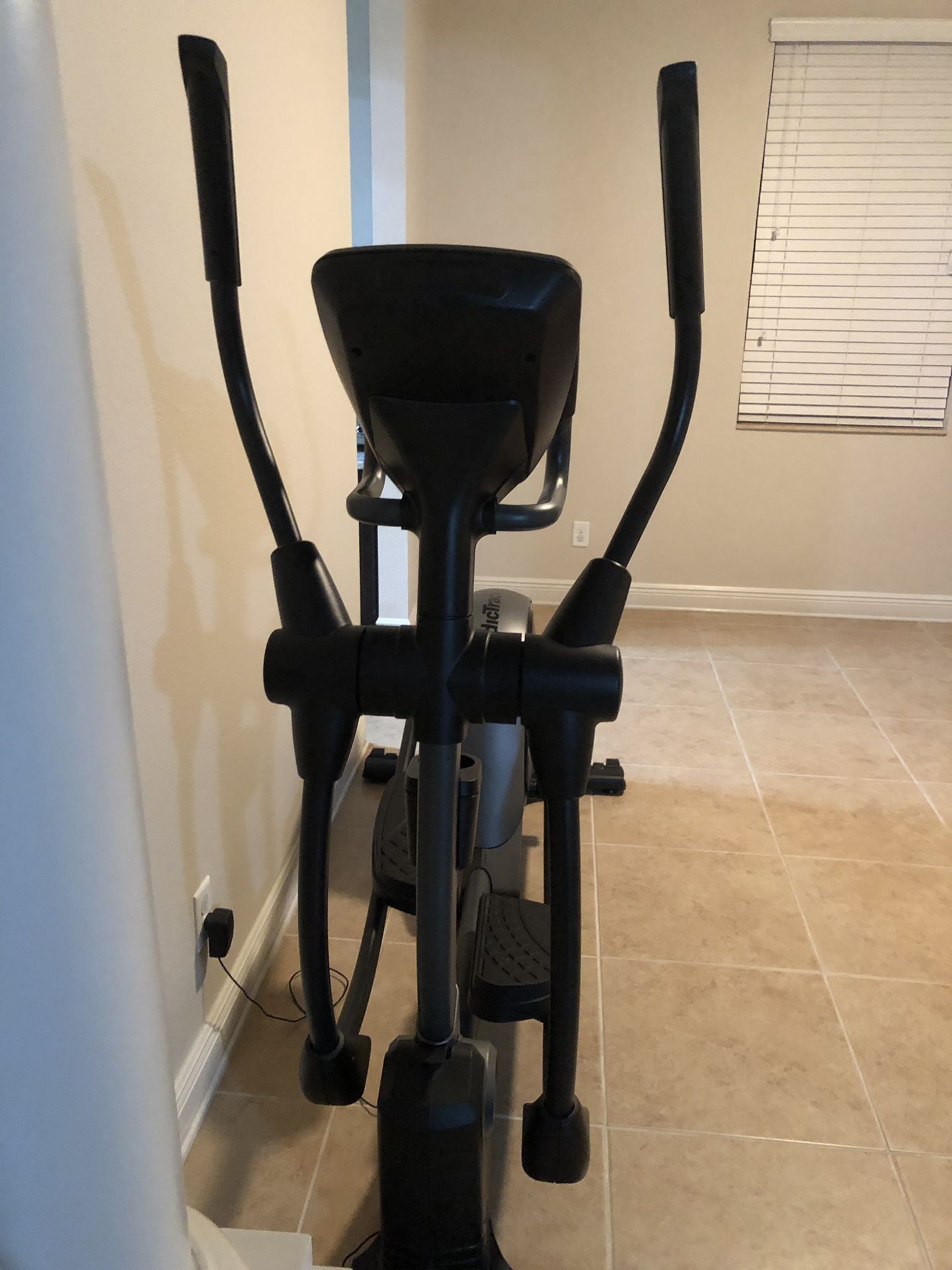 Exercise Stay Fit with NordicTrack Elliptical Very Nice Condition 