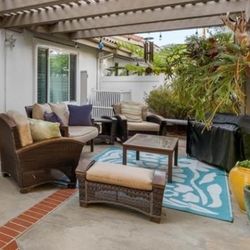 Beautiful Patio Set / W Fire Range