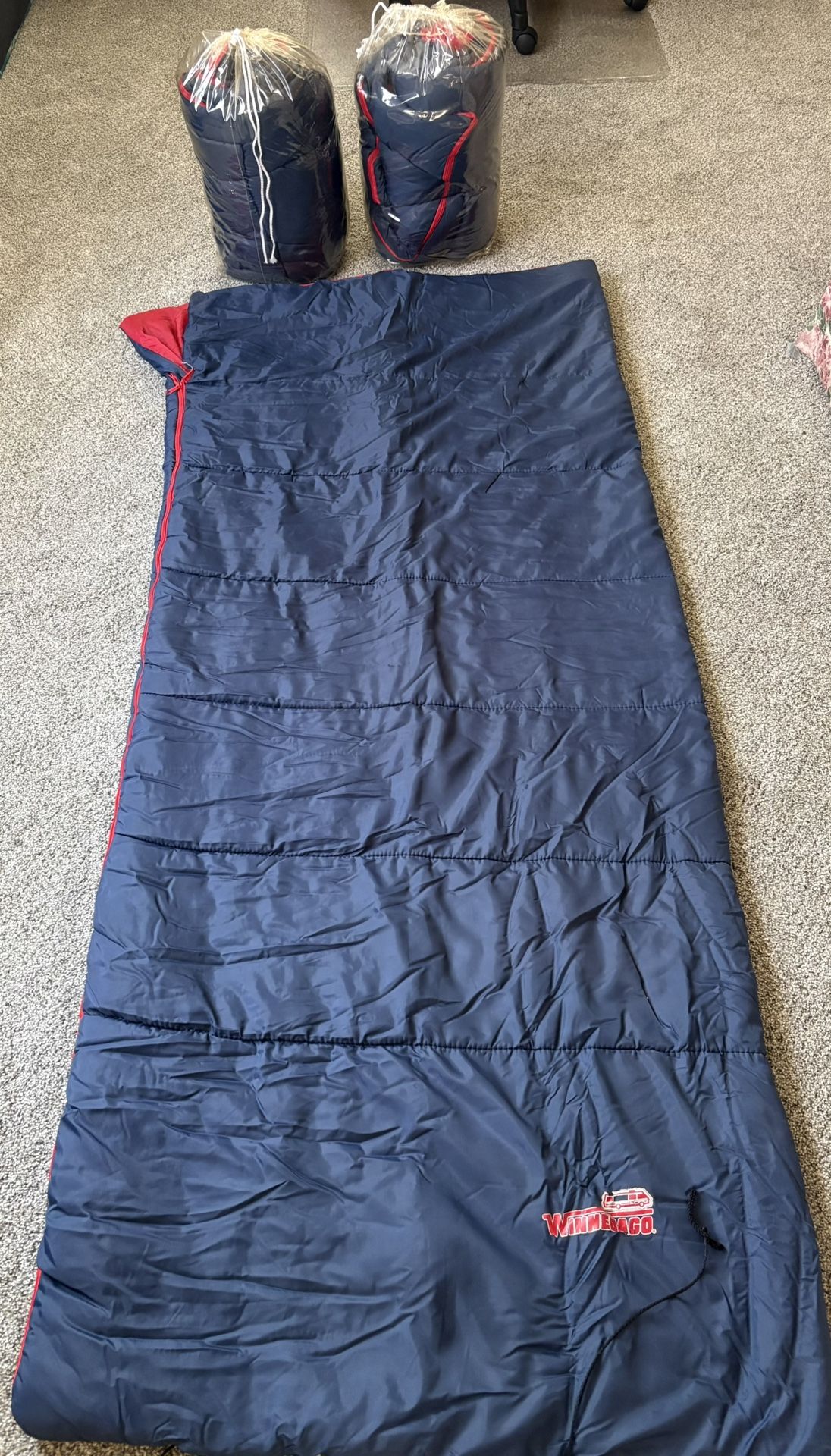 3 Winnebago Sleeping Bags 80x33 (closed) 