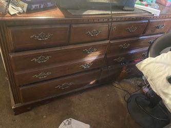 dresser 80$ OBO