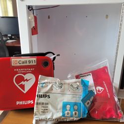 EMERGENCY DEFIBRILLATOR 