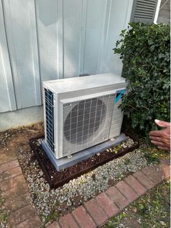 Daikin Mini Split Heat/ Pump