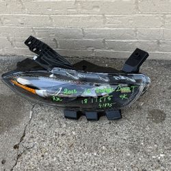 2019 Dodge Dart Right Headlight 