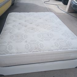 Queen Plush Mattress And Box Spring 