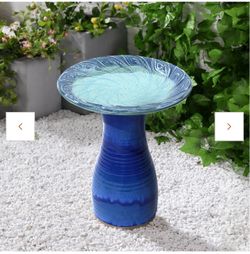 LuxenHome 19.9-in H Navy Blue Ceramic Complete birdbath S7 WHP1898