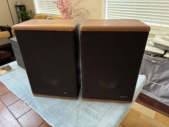 ADVENT Baby Advent II vintage bookshelf speakers. Sounds perfect and sold as pair. //ADVENT speakers.