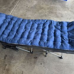 Heavy-Duty Folding Guest Bed for Adults, 500lb Capacity, Portable Extra Cot with 1242D Double Layer, Ideal for Indoor Guest Stays & Temporary Home Use