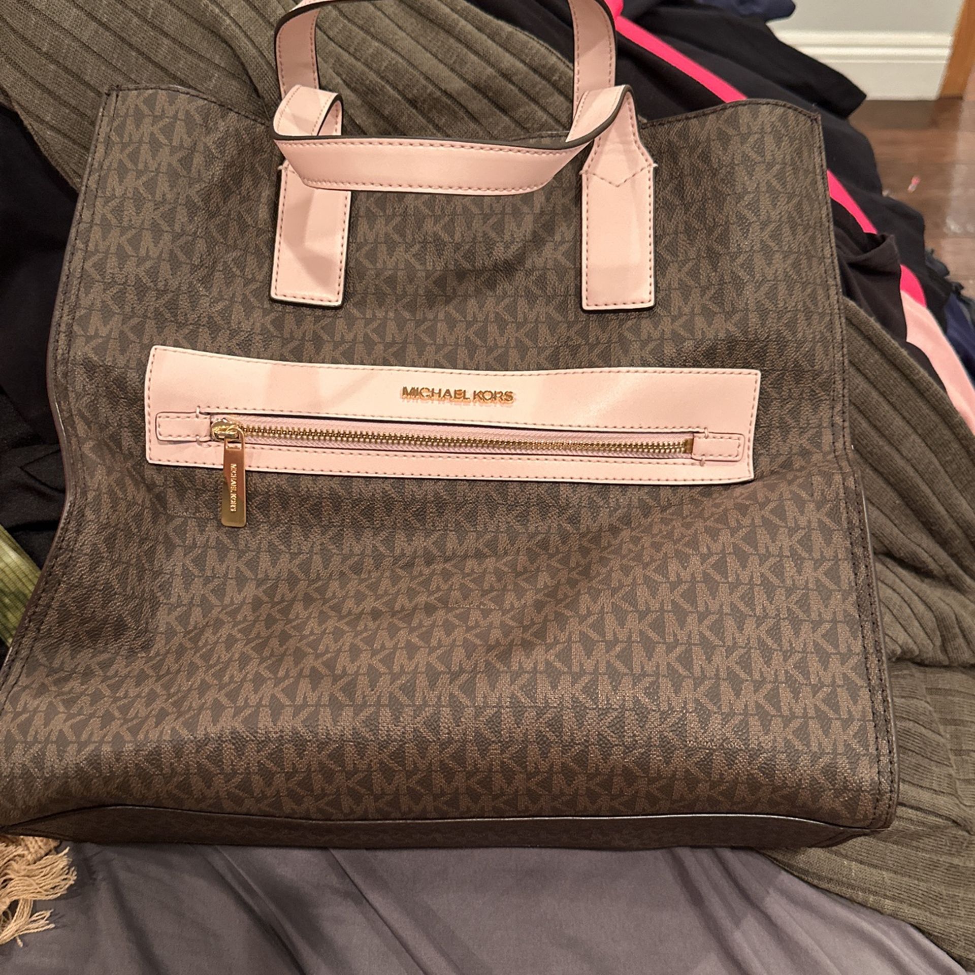 Michael Kors Purse & Matching Wallet