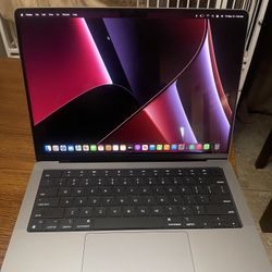     macbook pro model A2442 14”2 Inch Display