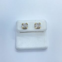 New 10k Solid Gold Diamond Earrings 
