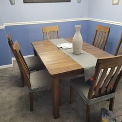 Flaybern 7-Piece Table and Chair Set