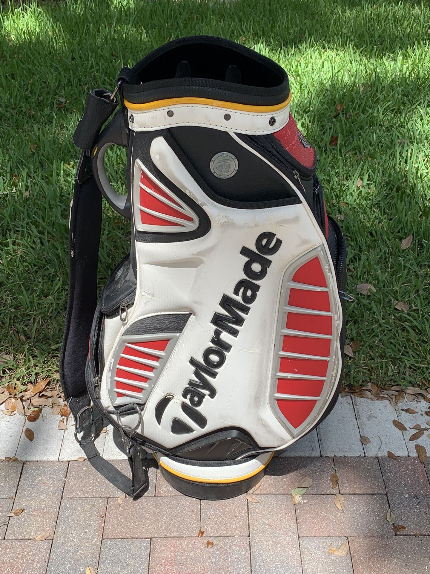 TaylorMade golf full size staff golf bag