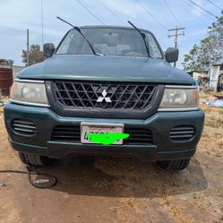 2002 Mitsubishi Montero Sport