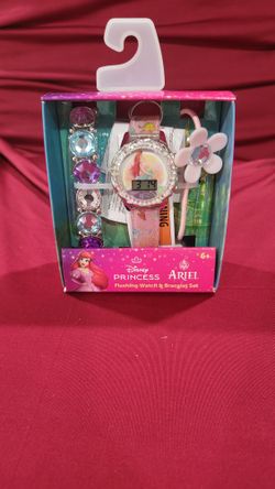 Disney Princess Ariel Girls Flashing LCD Pink

Ombre Silicone Watch, Bracelet and Hair Accessory

3 Piece Set