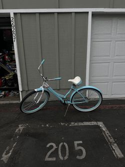 Schwinn Legacy 26" Cruiser Bike