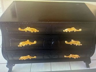 Cabinet dresser