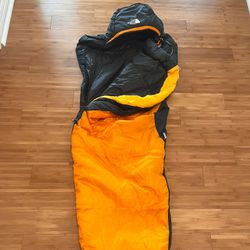 🏕️ Sleeping Bag by North Face 🏕️ 