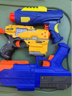 Nerf toy Blasters lot with Zombie Target