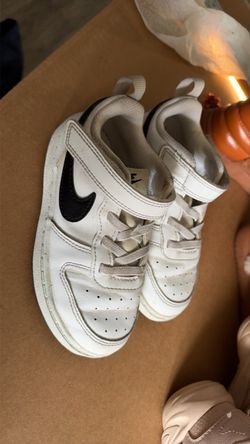 Nike Toddler White Sneakers with Velcro Strap size 9c