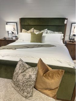 Olive Green 🫒 Queen OR King Velvet Headboard 💤 SaMe DaY DeLivErY 📦