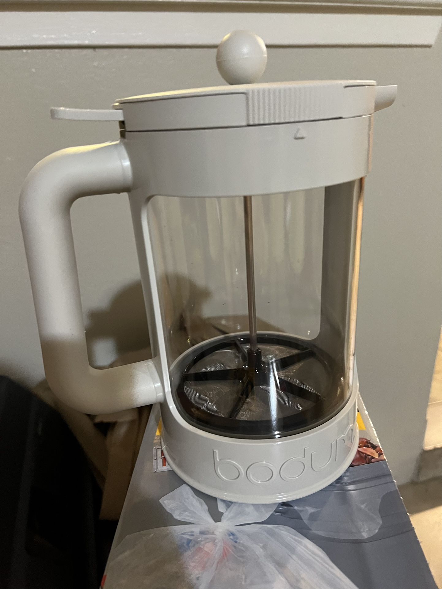 Cold Brew Coffee Maker & Two Table Lamps All For $20