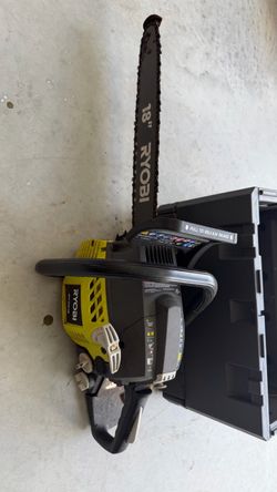 Ryobi RY3818 18 inch gas chainsaw with the case