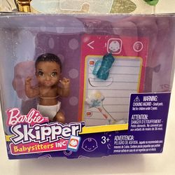 Barbie Skipper Babysitters Inc - Baby And Bottle Set