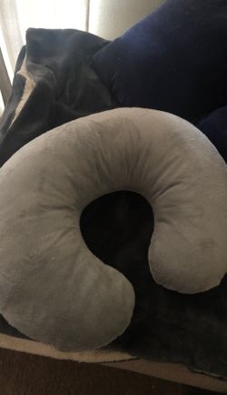 Boppy nursing pillow with 2 covers