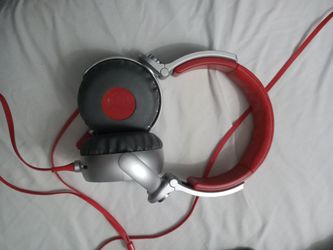 Sony Wired headphones. MDR-X05 like new
came with iphone audio odopter