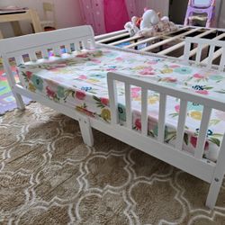 Toddler Bed with Mattress – Like New