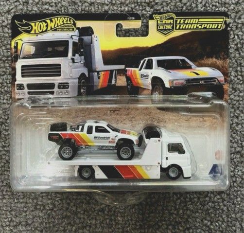 Hot Wheels Toyota 4x4 Transporter