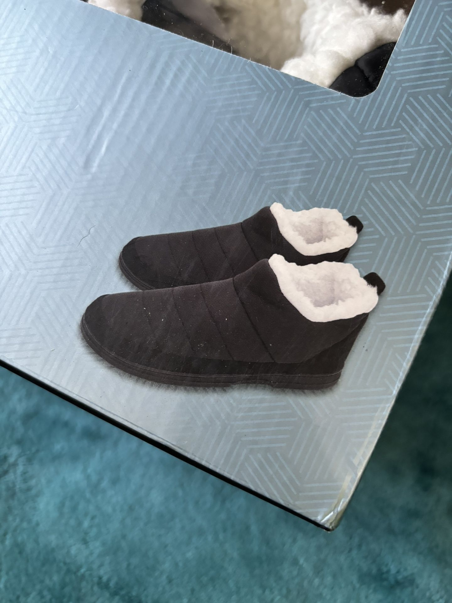 Men’s LARGE 9-10 Black Bootie Slippers