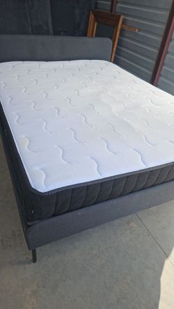 Queen Size Bed Set in Good Condition
