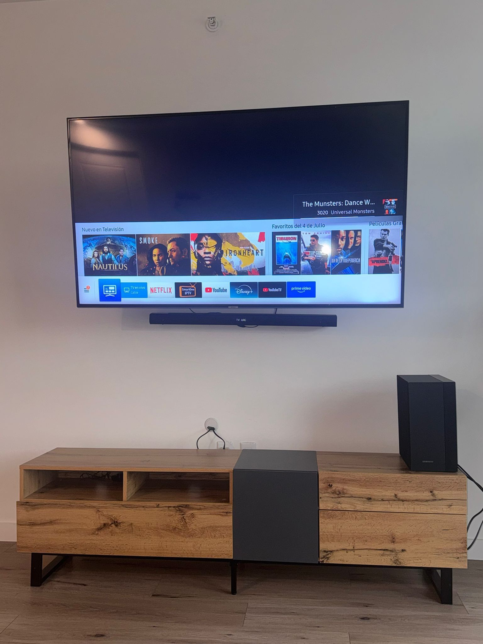 TV - TV Stand - Sound Bar 