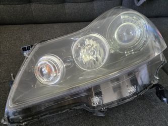 Infiniti M Headlight