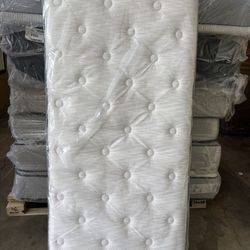 Beautyrest 12" BR800 Medium Mattress. Twin. New 