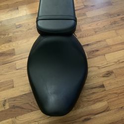 Honda Motorcycle  seat VLX 2004 excellent condition