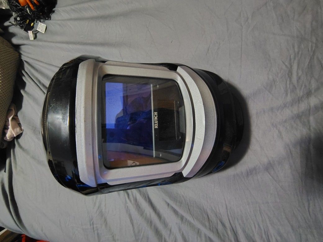 Klutch 1500 Flip Up Auto Darkening Welding Helmet