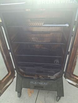 Pittboss smoker,insignia mini fridge, Samsung dryer,LG microwave all for sell!