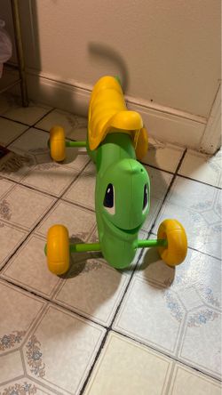 PLAYSKOOL INCH WORM RIDE ALONG TOY BOUNCE GO 2006 HASBRO 20 PICK UP ONLY for Sale in Mercedes TX OfferUp