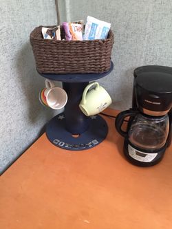 Mini spool cup holder