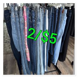 WOMEN CLOTHES / JUNIORS TEEN CLOTHES 2 FOR $5