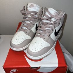 Nike  Dunks Men7 Women 8.5 (Price Firm) No Trades 100% Authentic 
