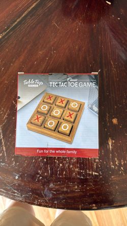 Wooden tic-tac-toe set