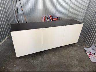 Dining room server