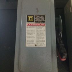 Square-D Electrical Fuse Box 30 Amp